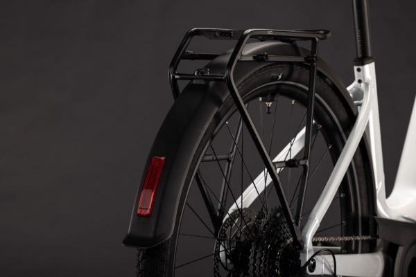 Cube Touring Hybrid ONE 600 metallicwhite'n'chrome Gr&ouml;&szlig;e: Easy Entry 46 cm Produktbild 4