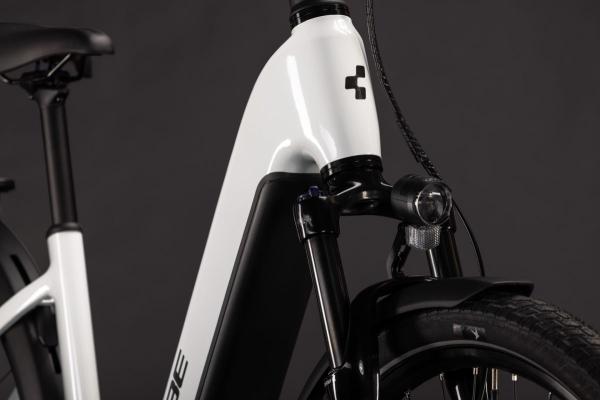 Cube Touring Hybrid ONE 600 metallicwhite'n'chrome Gr&ouml;&szlig;e: Easy Entry 46 cm Produktbild 5