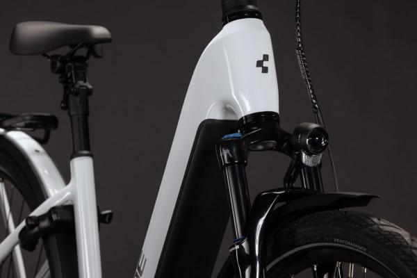 Cube Kathmandu Hybrid Deluxe Pro 800 metallicwhite'n'chrome Gr&ouml;&szlig;e: Easy Entry 54 cm Produktbild 5