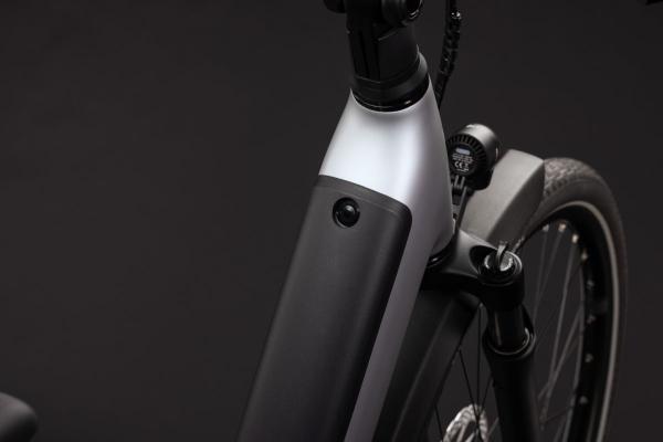 Cube Supreme Hybrid Deluxe Pro 600 silverstar'n'reflex Gr&ouml;&szlig;e: Easy Entry 42 cm Produktbild 1