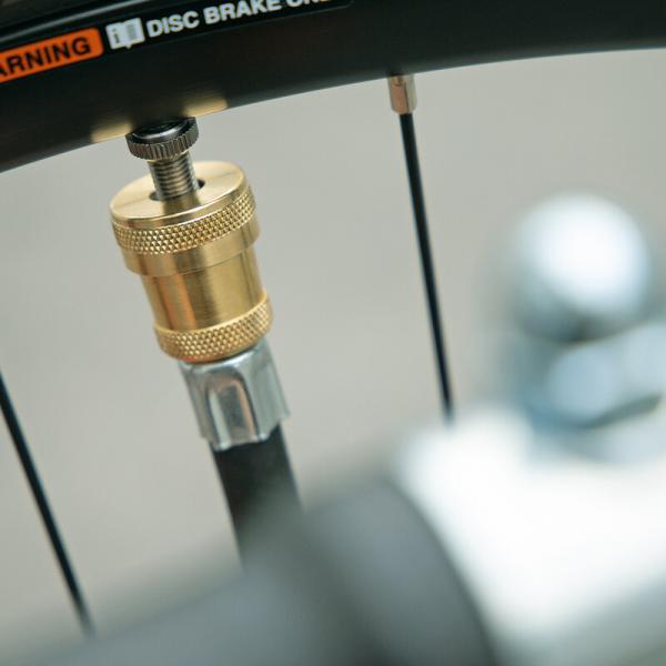 SKS GERMANY RENNKOMPRESSOR (Messingnippel-Schlauchanschluss f&uuml;r SV) orange  Produktbild 4
