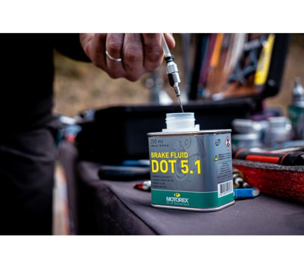 MOTOREX MOTOREX Bremsfl&uuml;ssigkeit BRAKE FLUID DOT 5.1 1x 250 ml Dose Produktbild 1